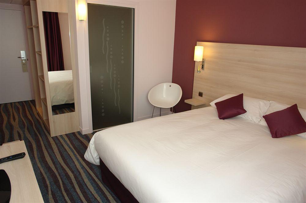 Brit Hotel Vendee Mer Les Achards  Ngoại thất bức ảnh