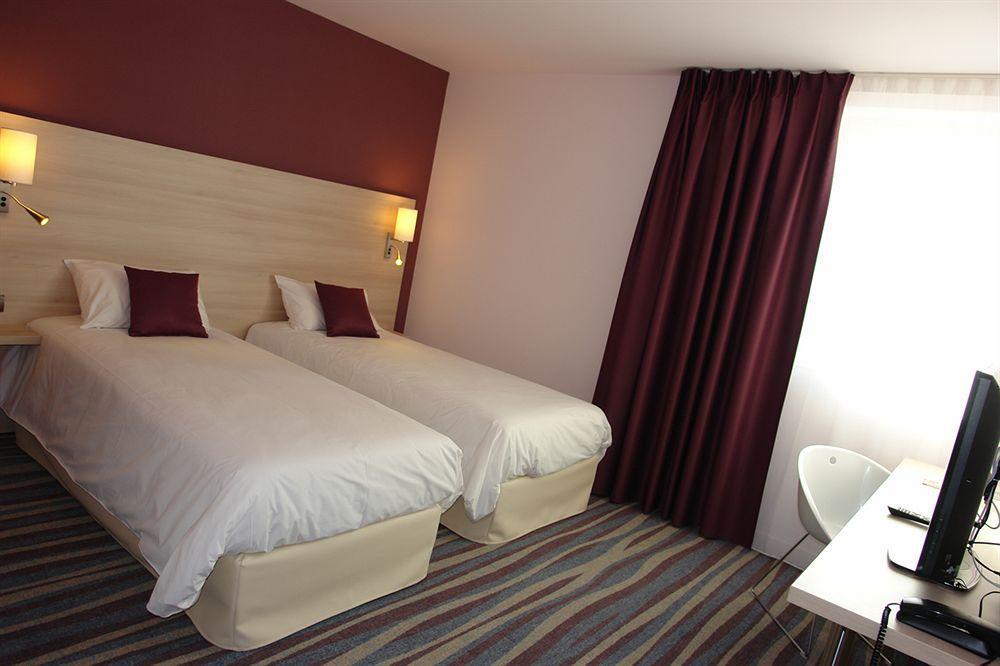 Brit Hotel Vendee Mer Les Achards  Ngoại thất bức ảnh