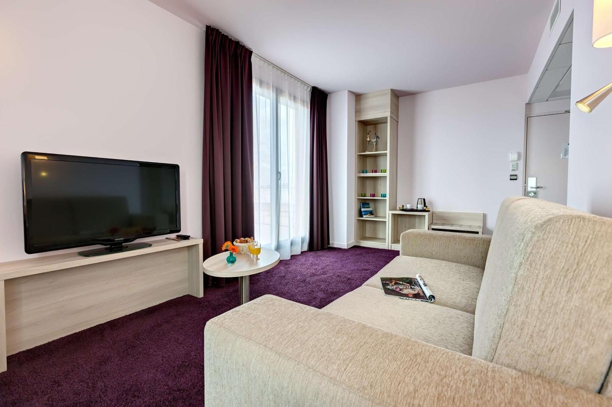 Brit Hotel Vendee Mer Les Achards  Ngoại thất bức ảnh