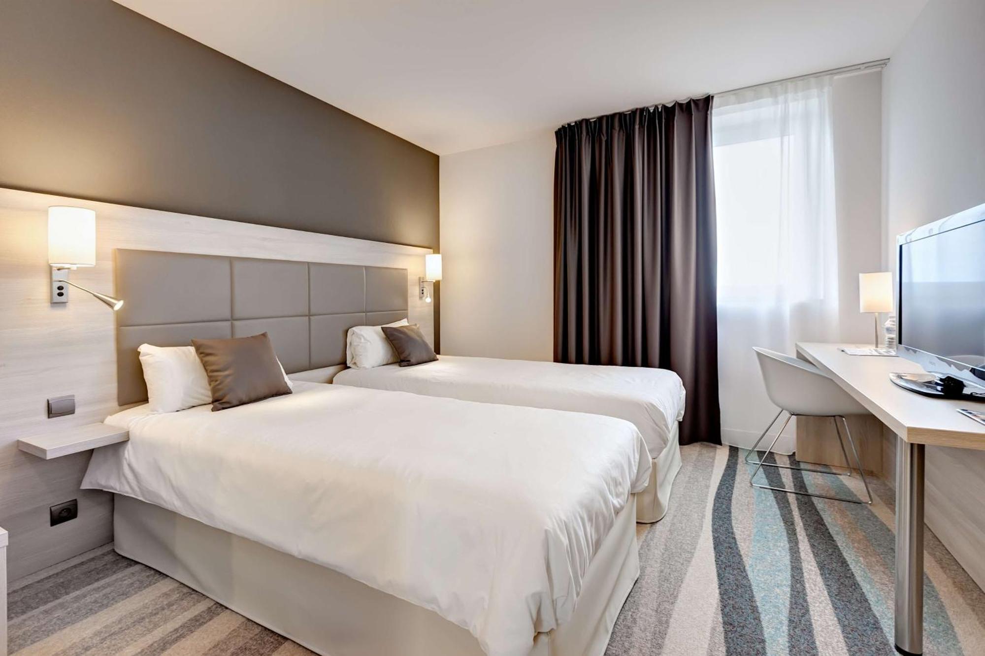 Brit Hotel Vendee Mer Les Achards  Ngoại thất bức ảnh
