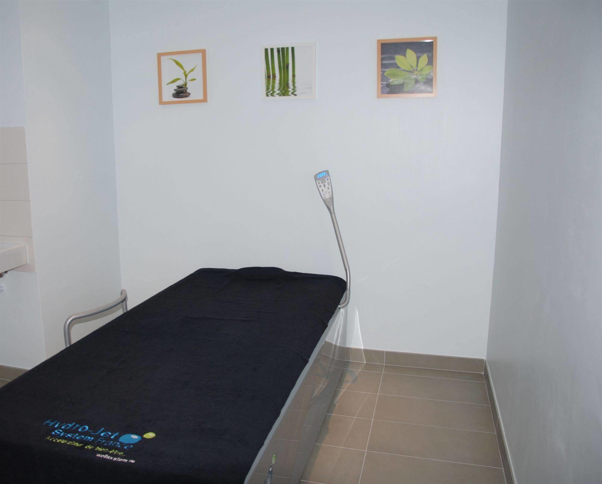 Brit Hotel Vendee Mer Les Achards  Ngoại thất bức ảnh